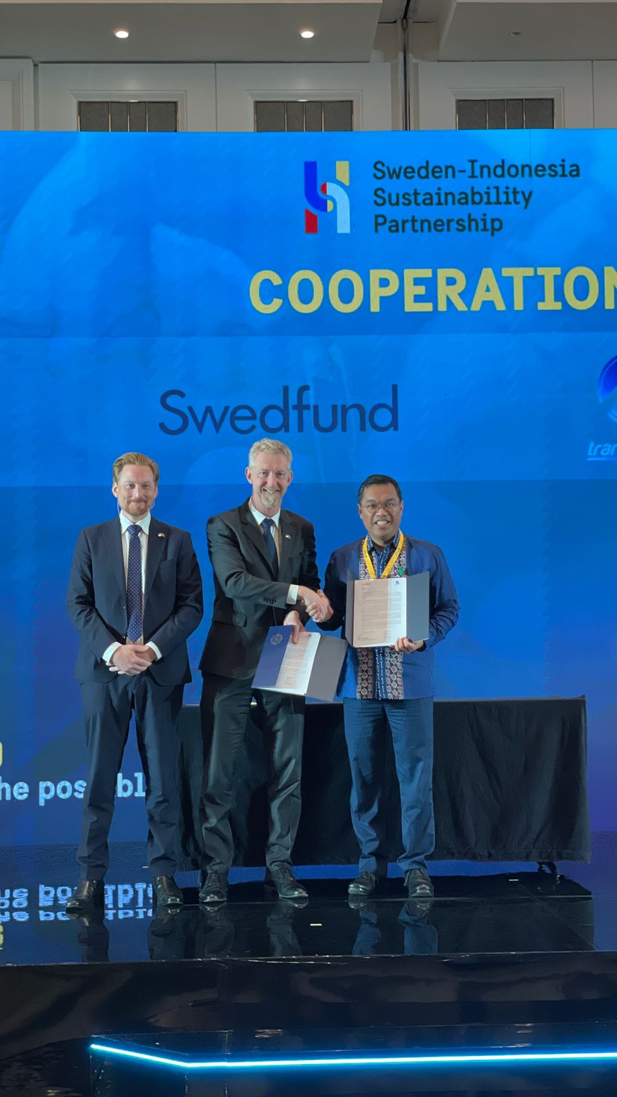 Sweden supports Transjakarta bus electrification expansion