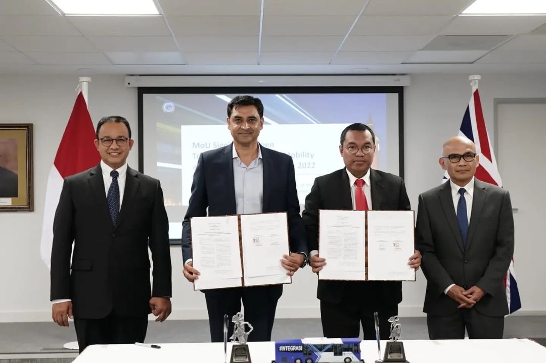 TransJakarta-Switch Mobility signing MoU to provide electric bus fleet